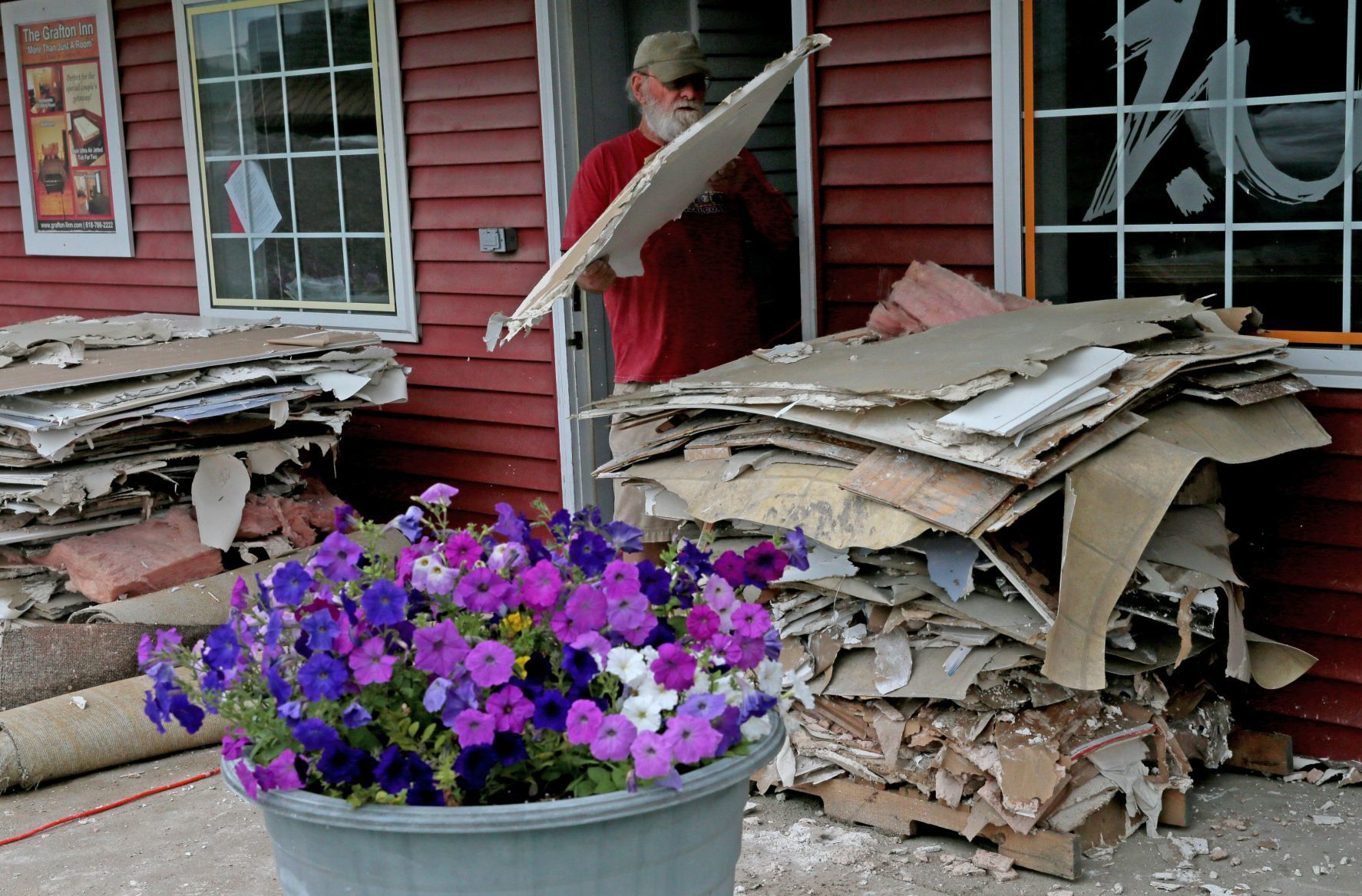 Clean up from the flood starting in Grafton